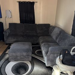 Grey Couch 250 Great Condition 