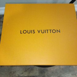 LOUIS VUITTON AVENUE SLING BAG