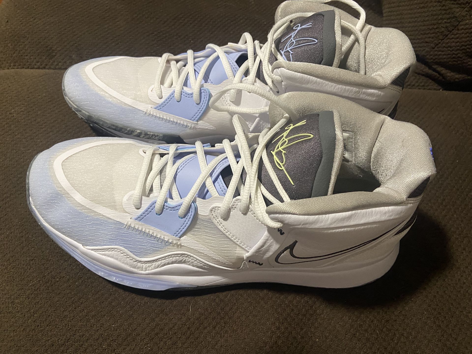 Nike Kyrie Irving Size 14 Basketball Shoes