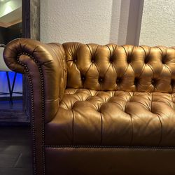 Real Leather Chesterfield Couch – Excellent Quality