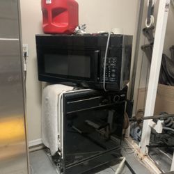 Microwave And Dishwasher 