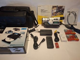 Sony Handycam Digital8 Hi8 8mm Camcorder DVD RECORDER BUNDLE