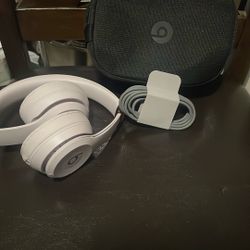 Beats Solo 4 Wireless 
