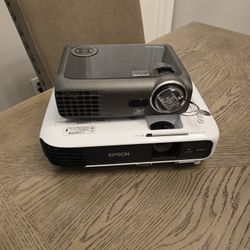 Incredible OPTOMA Mini Projector. Professional HDMI Projector. See Image Quality In Pics 🔥 🔥 🔥 