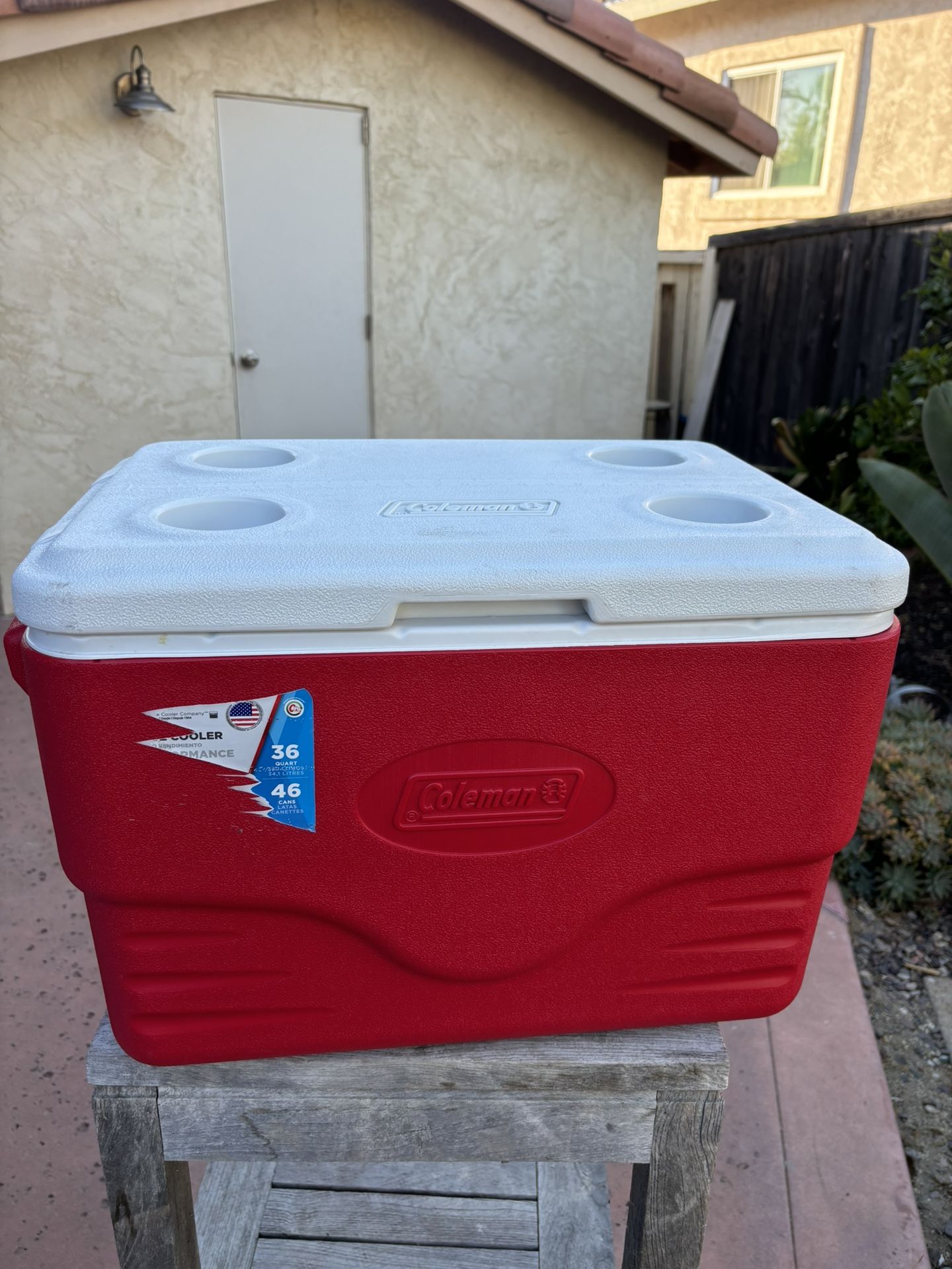 Coleman Ice Cooler 36 Quarts Clean