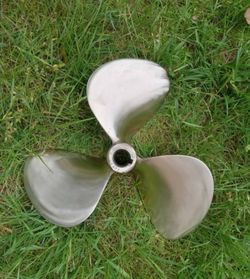 "Cupped" right hand boat prop

