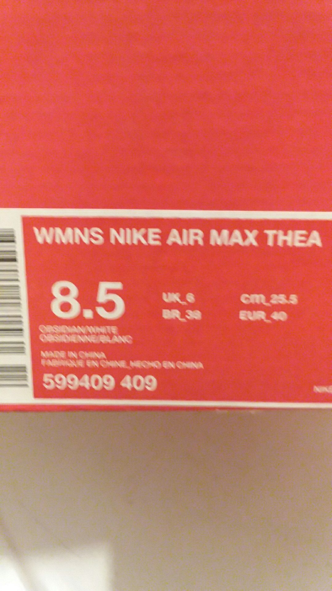 Woman's Nike air max thea