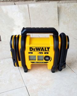 DeWALT 20V Portable Inflator