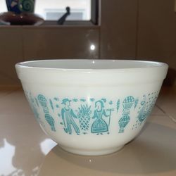 Vintage Pyrex Small Bowl Amish Butterprint