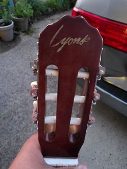 Lyons Guitar