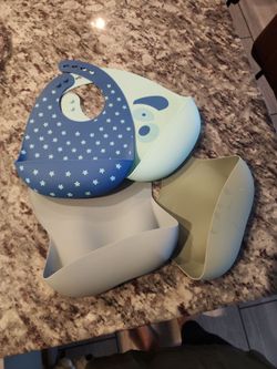 4 Silicone bibs