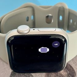 Apple Watch SE Series 2nd Generation 40mm GPS Silver