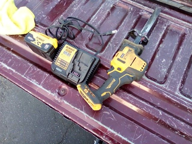 DeWalt Saw Battery Charger!!!!+!