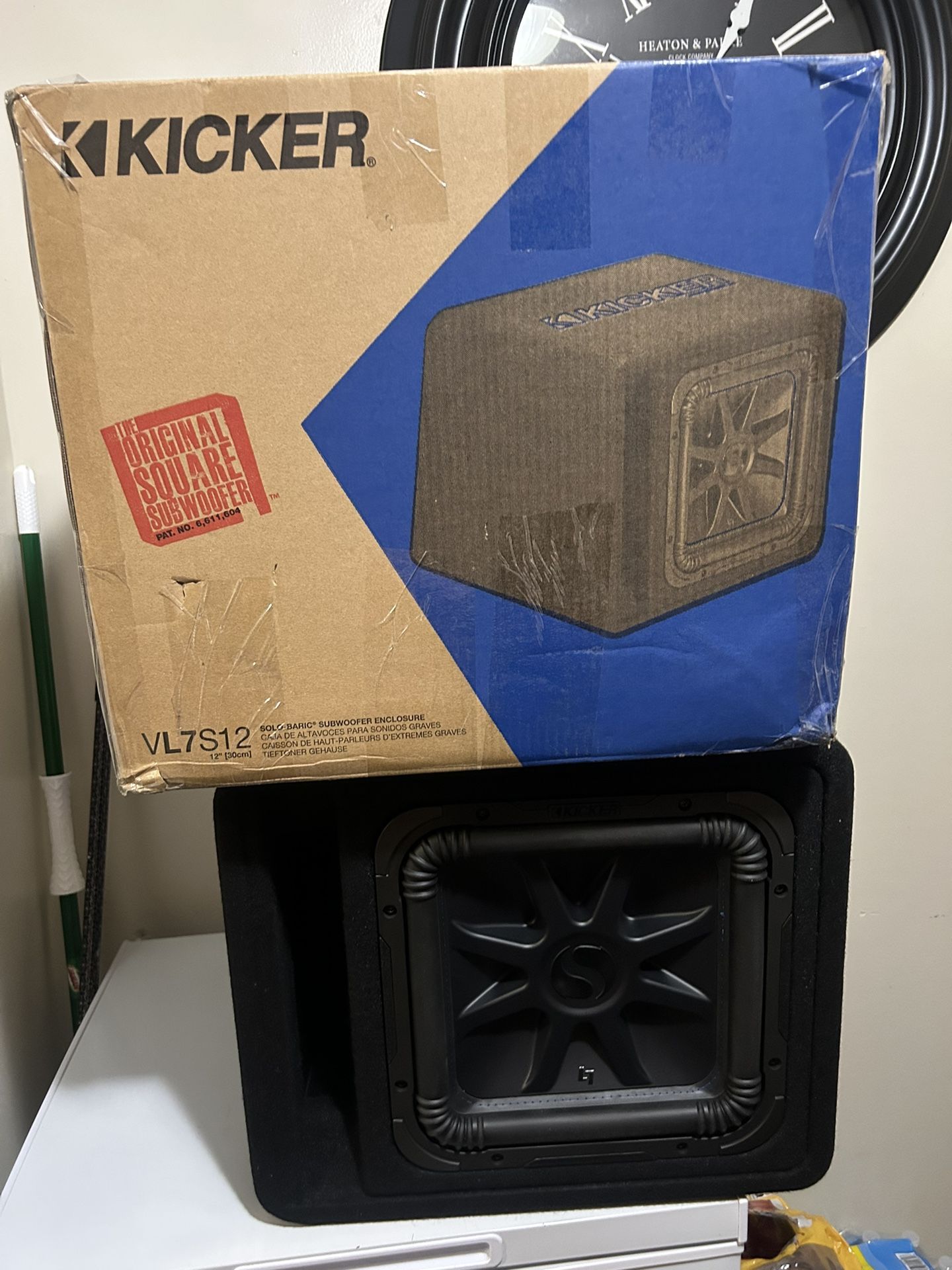 KICKER SOLO-BARIC L7S 12" 2OHM LOADED SUBWOOFER ENCLOSURE | 44VL7S122 | BLACK