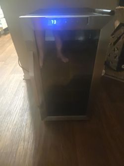 Ivation 18-Bottle Wine Cooler – Tested & WorkingIvation 18-bottle thermoelectric wine cooler, model IVFWCT181WSS. Tested and working—cools properly. S