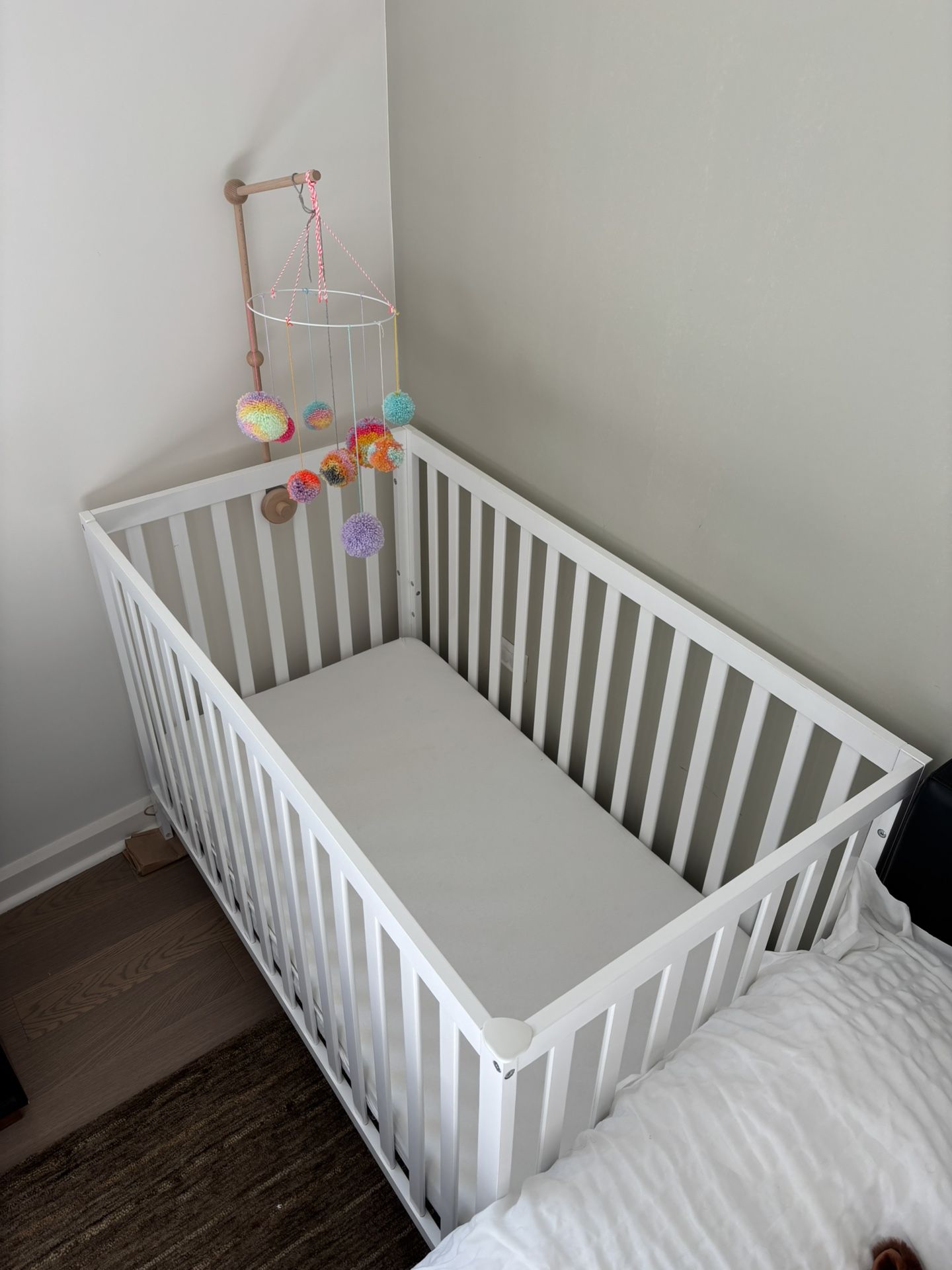 Dream On Me Crib and mattress for Sale