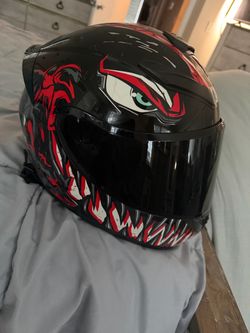 Motorcycle helmet