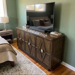 $125 for a $800 credenza TV stand console dresser