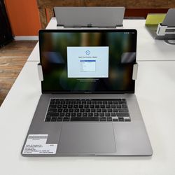 16" MacBook Pro Touchbar*500GB SSD*16GB RAM*2.6Ghz Intel 6 Core i7