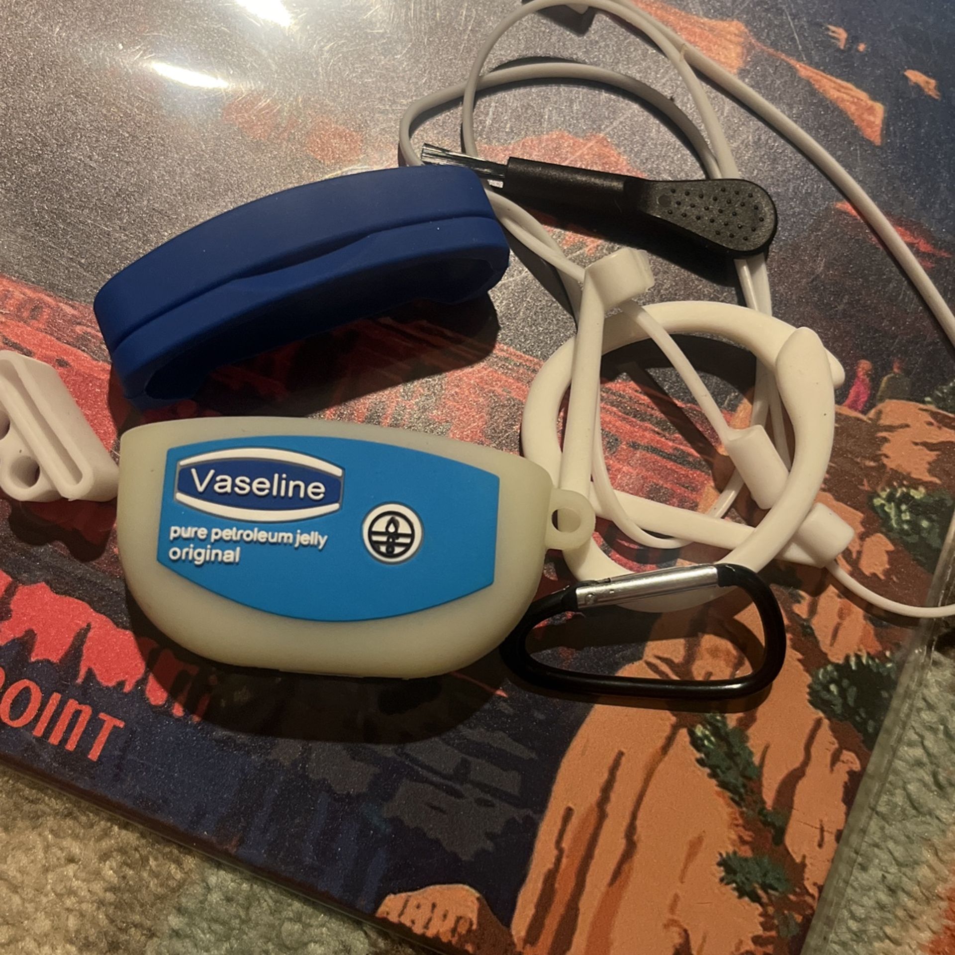 AirPod Pro 2 And 2 Case(Vaseline)
