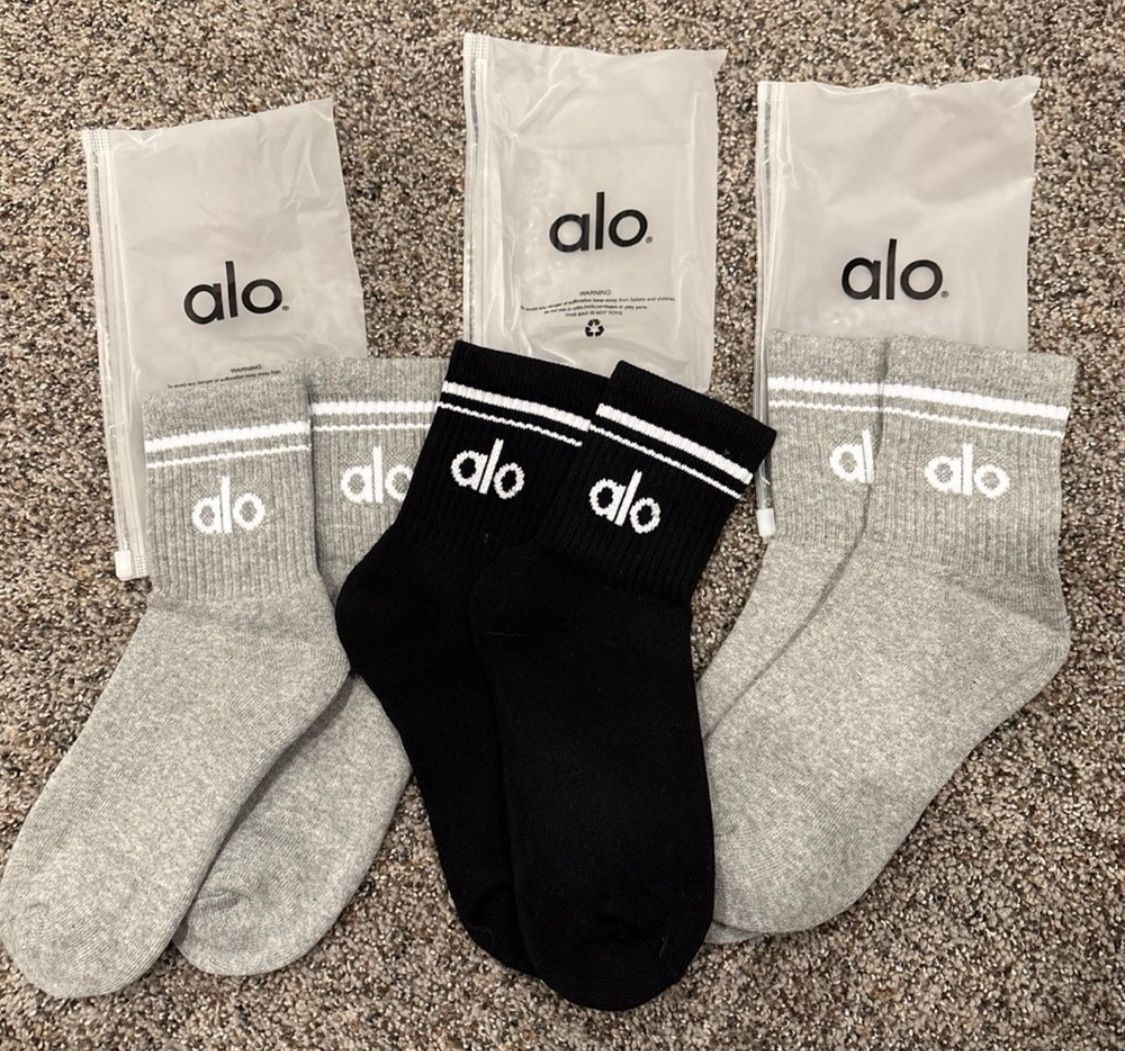 3 Pack Alo Yoga Unisex Throwback Socks Grey And Black