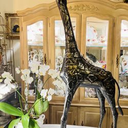 Oversized Metal Giraffe statue 4ft 2in Tall Black Gold Safari Jungle Decor 