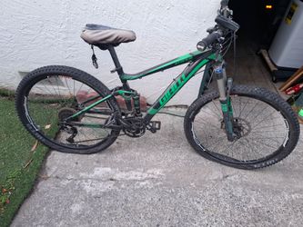 Giant Stance Full Suspension Mountain Bike