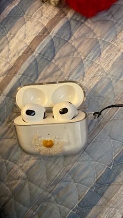 AirPods in clear case