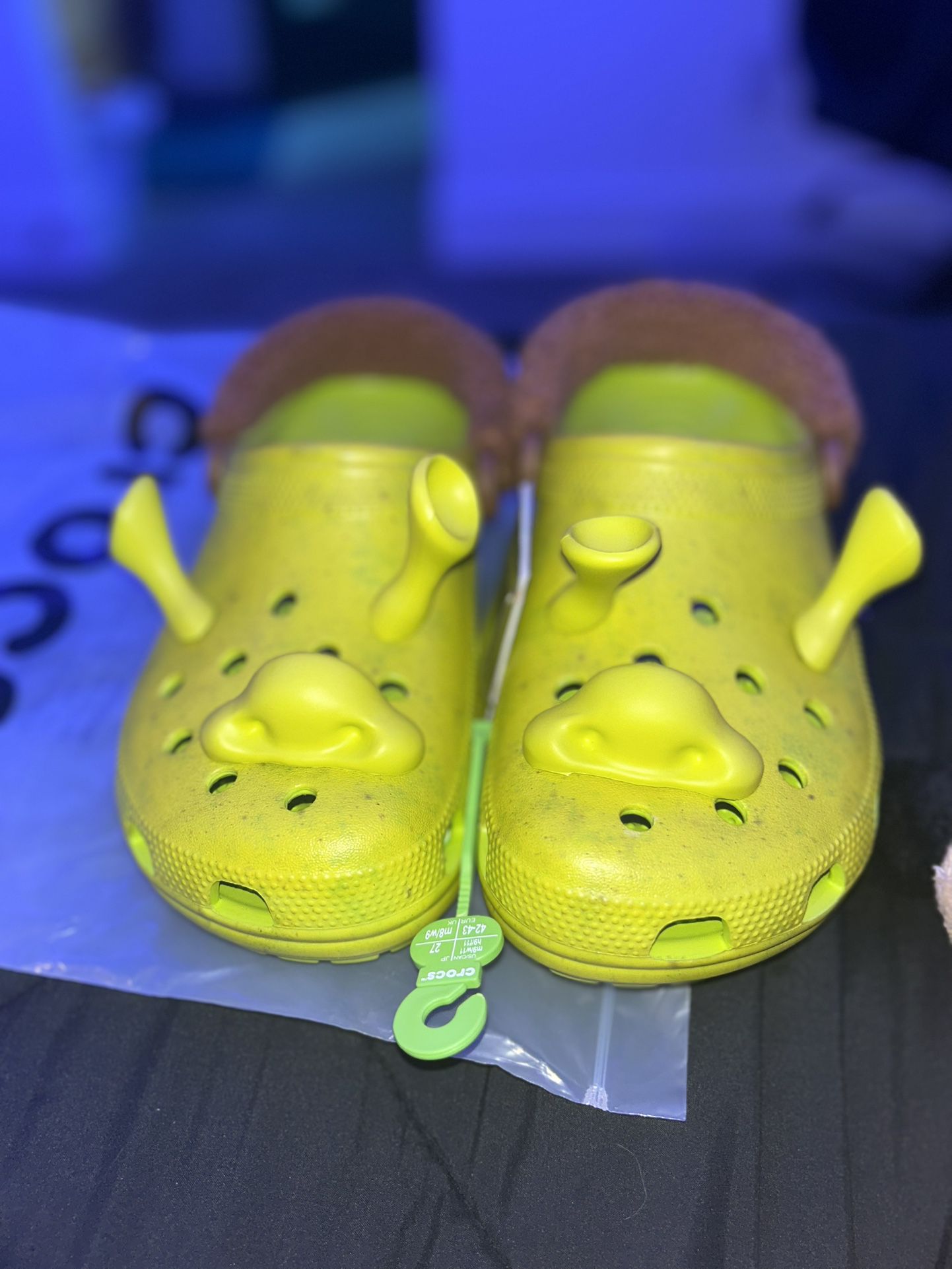 Shrek Crocs 9m 11W Never Tried On 