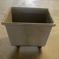 Rubbermaid 3665 Bu Truck 