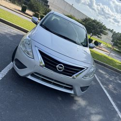 2019 Nissan Versa