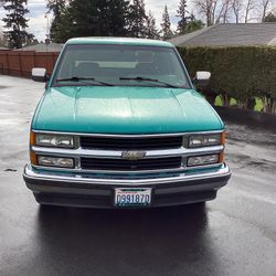 Nice 1994 Chevy Silverado pick up automatic air conditioning 132,000 miles this truck is immaculate for a 1994 installed back up light camea many many