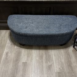 Storage ottoman 