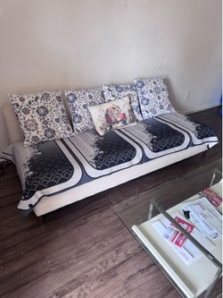 Futon + sofa with decorative cushions and covers - Good shape