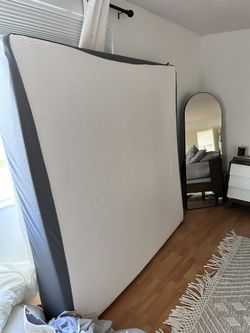 Firm 10’ King Memory Foam Mattress From https://offerup.com/redirect/?o=WmludXMuY29t