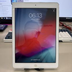 iPad Air 1st Gen 45$