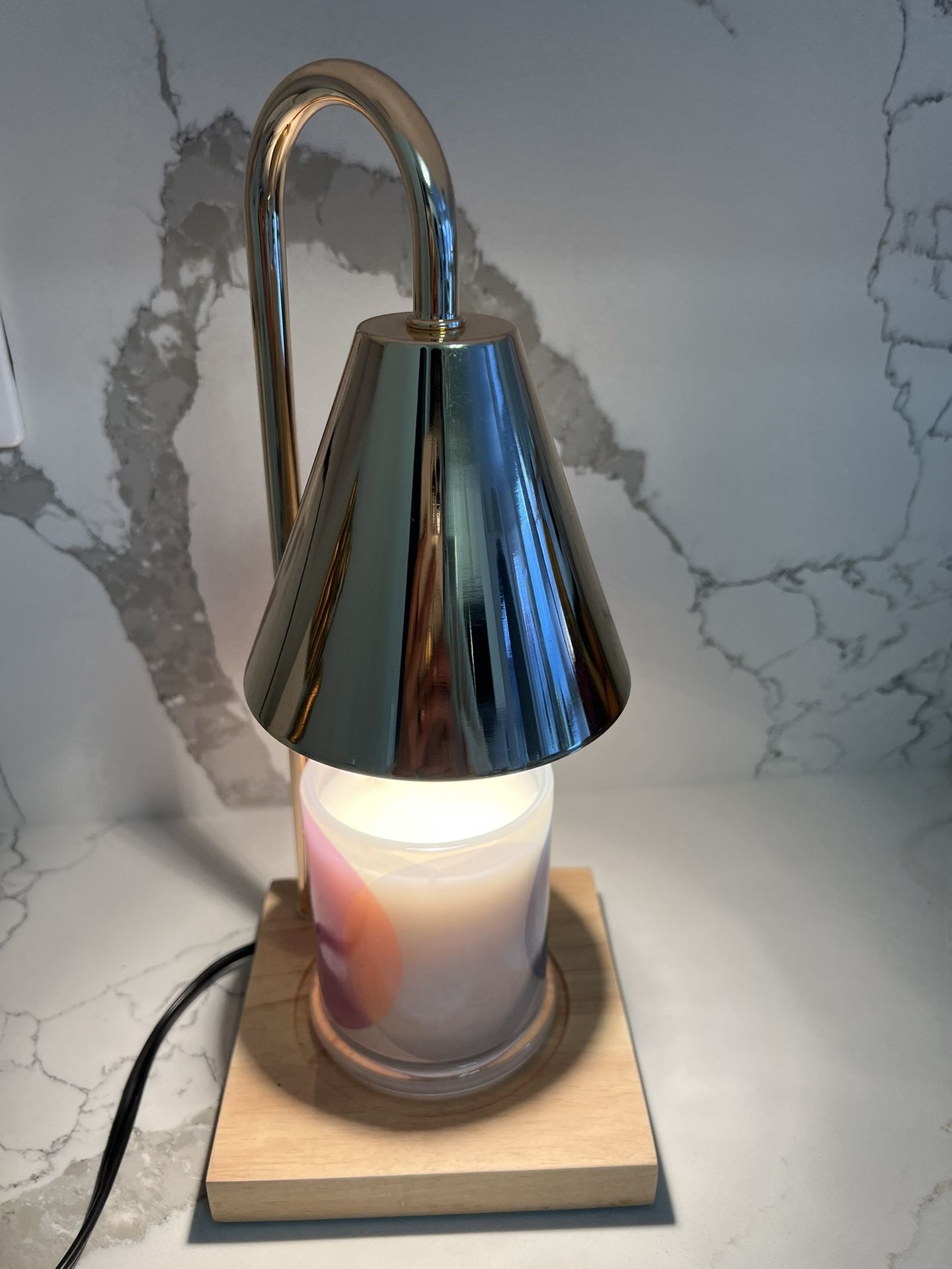 Candle Warmer Comes With The Candle As Well Almost New Open Box 📦
