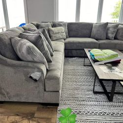 Bayless Smoke 3-Piece Sectional Couch 