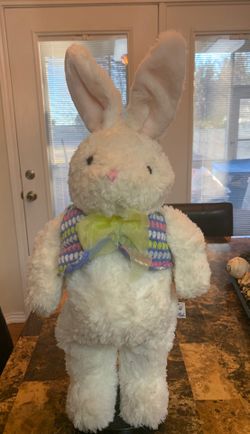 Vintage Chrisha 1988 singing and dancing peter cotton tail rabbit