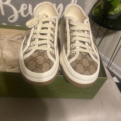 Women’s Gucci Shoes (38) US8