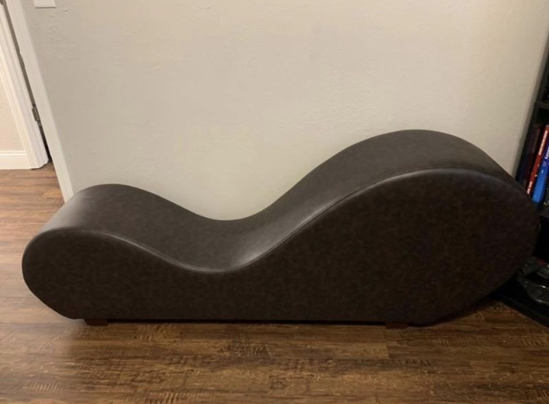 Modern Bonded Leather Chaise Lounge Yoga Chair