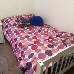 Twin Bunk Beds