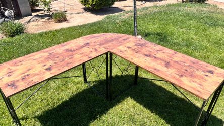 Corner desk wood