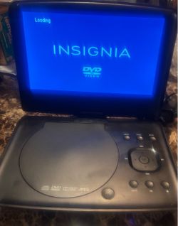 Insignia™ - 9" Portable DVD Player - Black