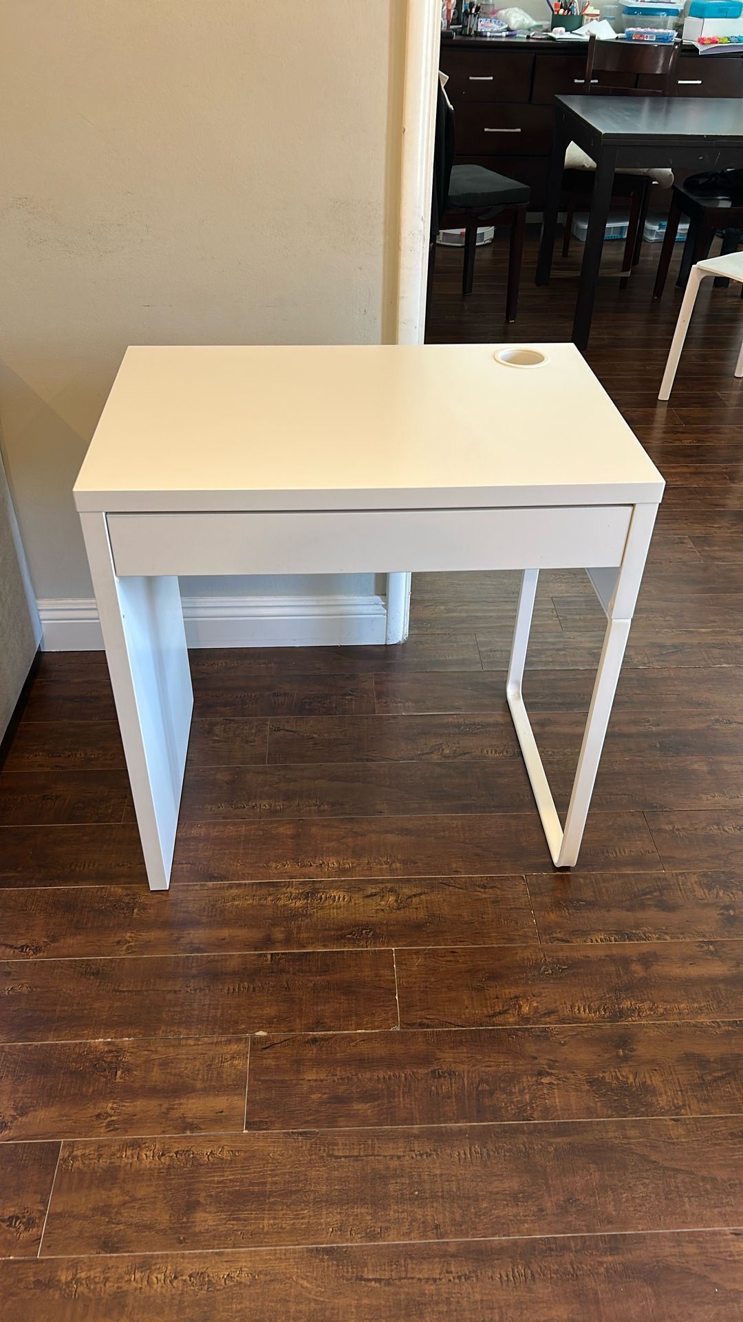 IKEA Micke Desk