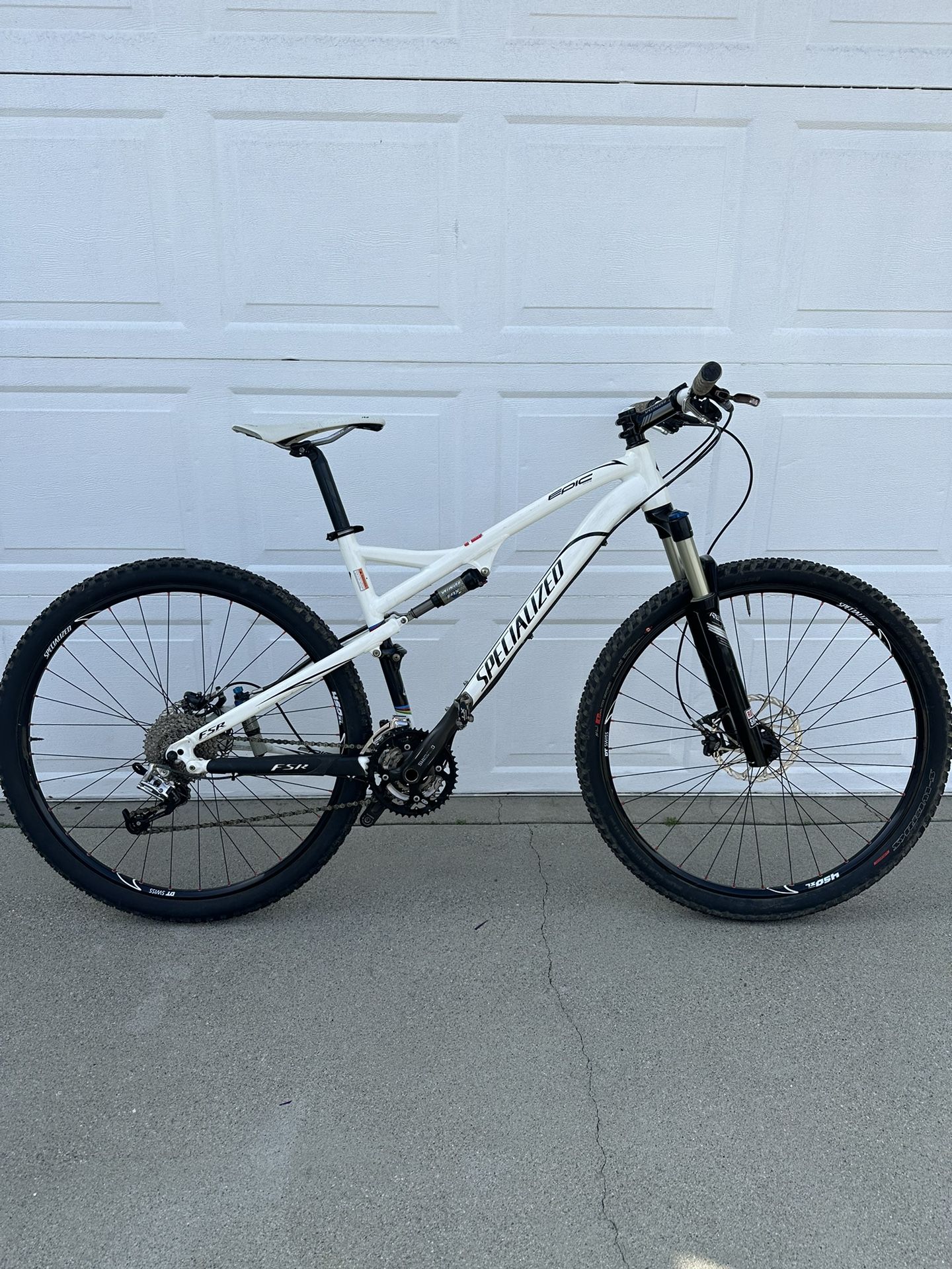 specialized full suspension mountain bike