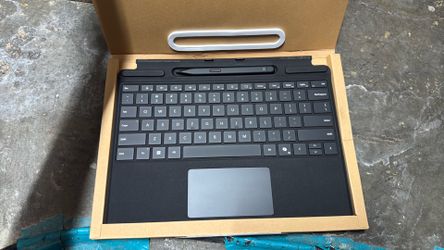 Microsoft surface pro signature with Slim pen 2 - Brand new