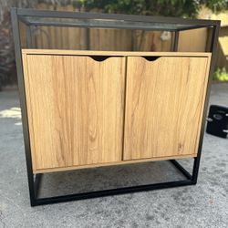 Accent Table/mid Century Modern Table 