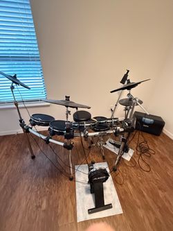 Alesis Electronic Mesh Drum Kit w Simmons Sub