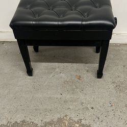 22”wx14”dx18”h black leather storage ottoman very good condition